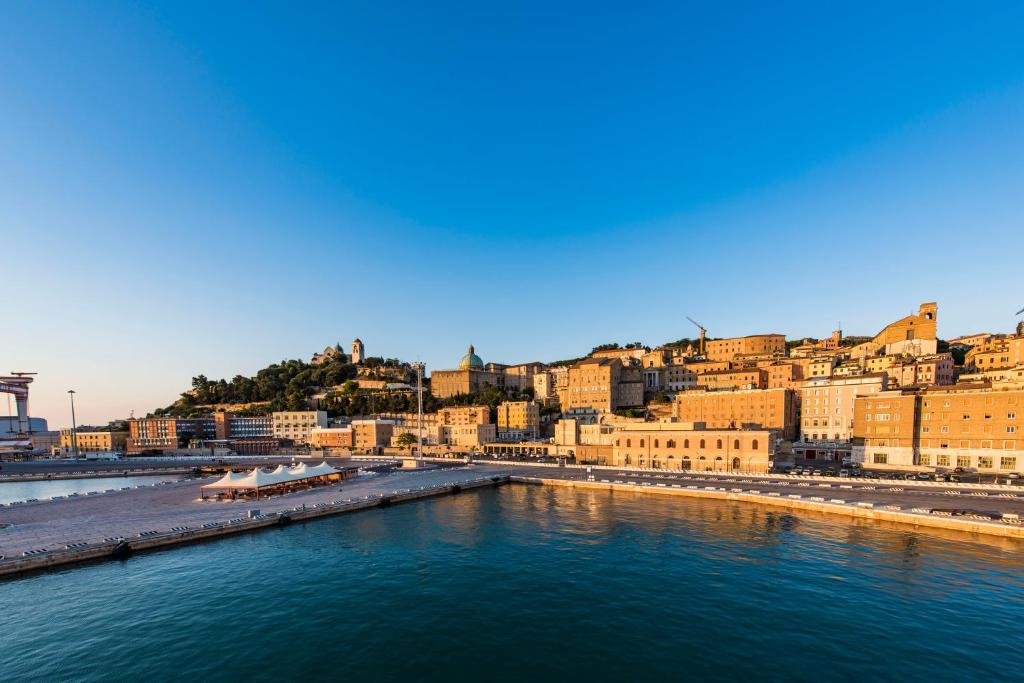 Foto 13 Grand Hotel Palace Ancona, 12