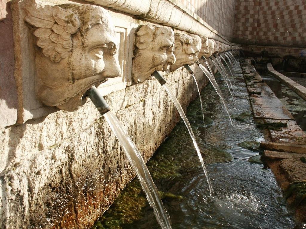 L'Aquila , 01