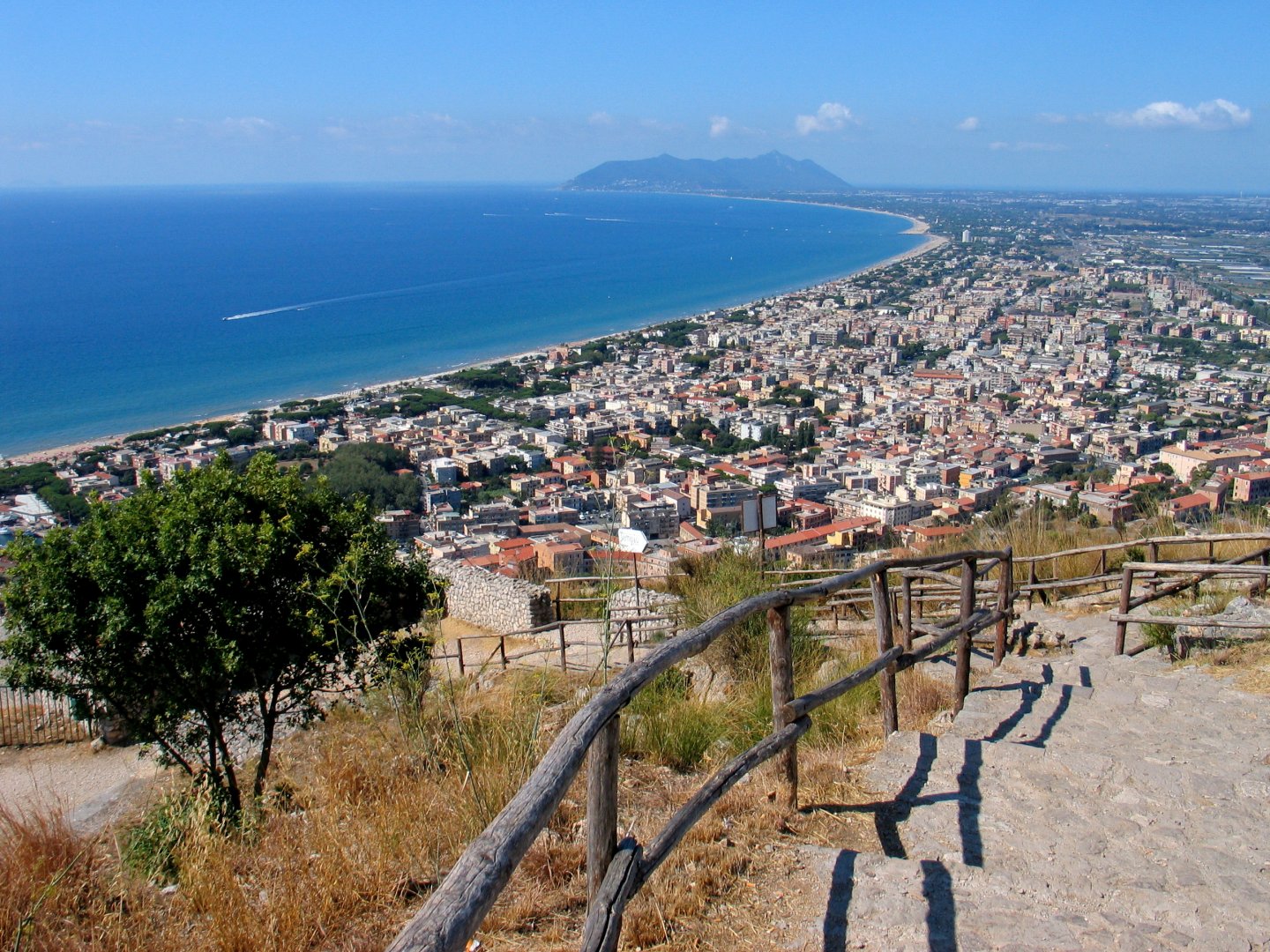 Foto 14 Danyshome Apartments Terracina, 01