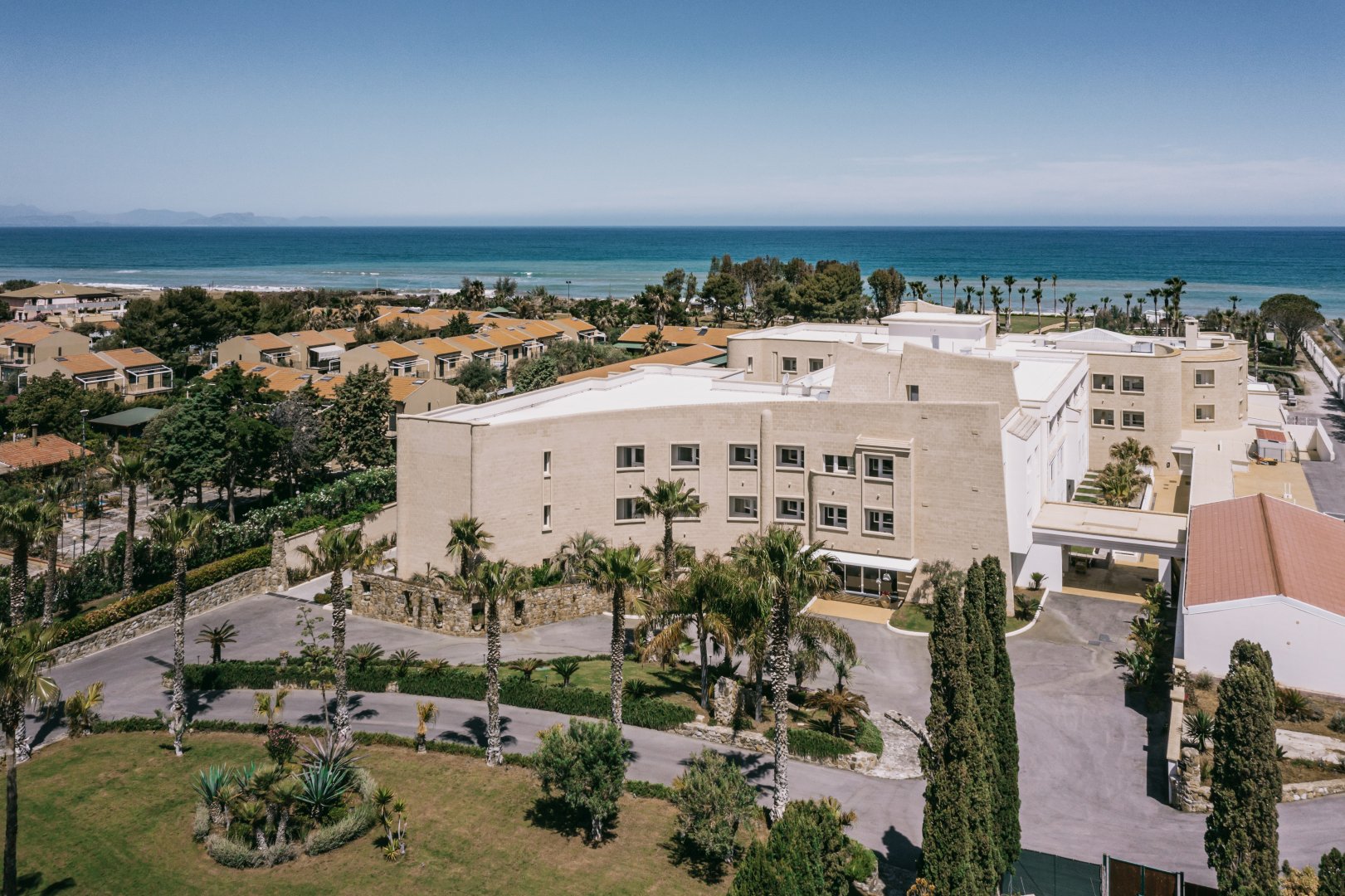 Foto 2 Mangia's Himera Resort Campofelice di Roccella, 01