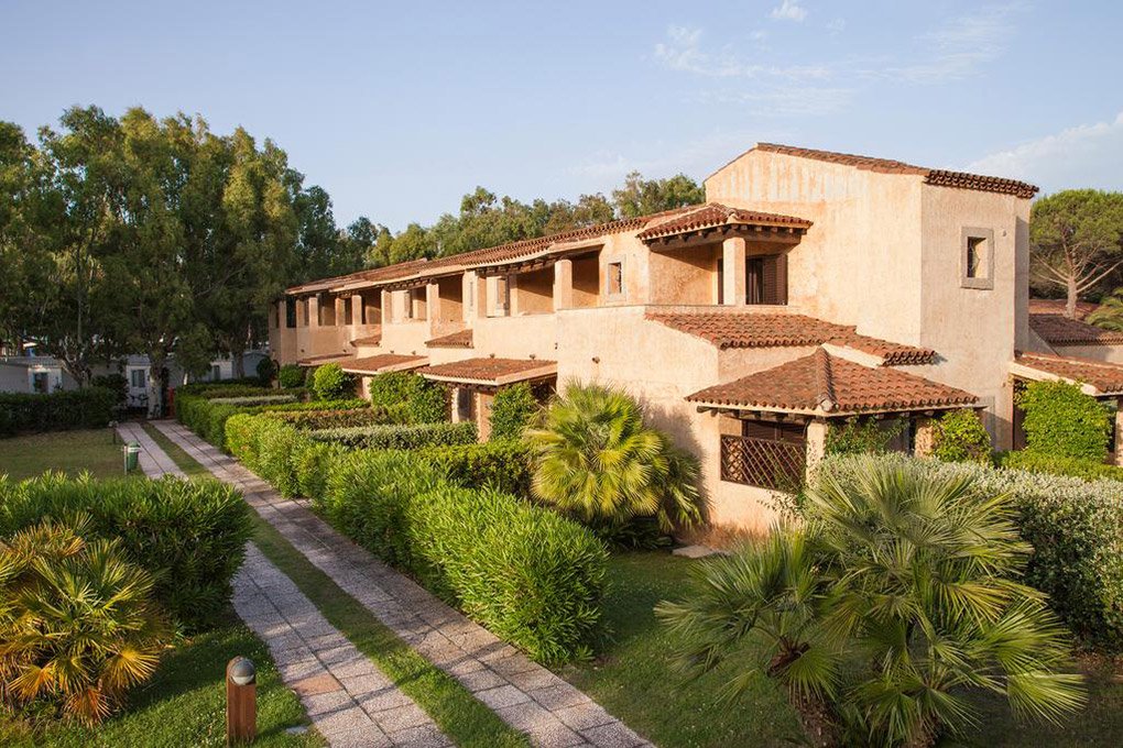 Foto 2 Centro Vacanze Isuledda Hotel Il Borgo Cannigione, 01