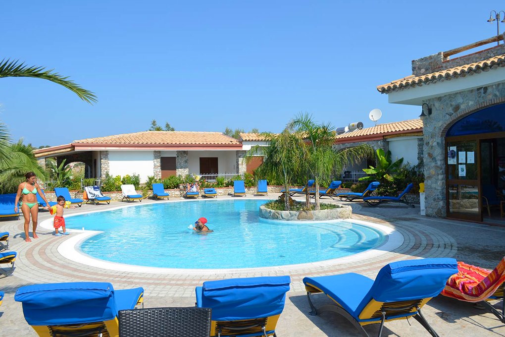 Foto 2 Hotel Village Eden Capo Vaticano, 01