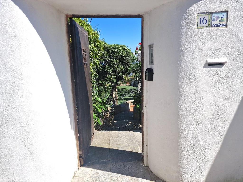 Foto 14 Il Cantuccio Rooms Capri, 13