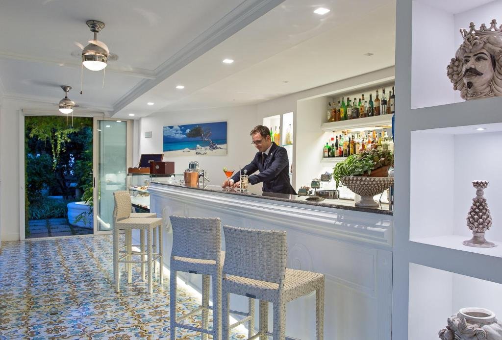 Foto 15 La Medusa Hotel - Dimora di Charme Castellammare di Stabia, 14