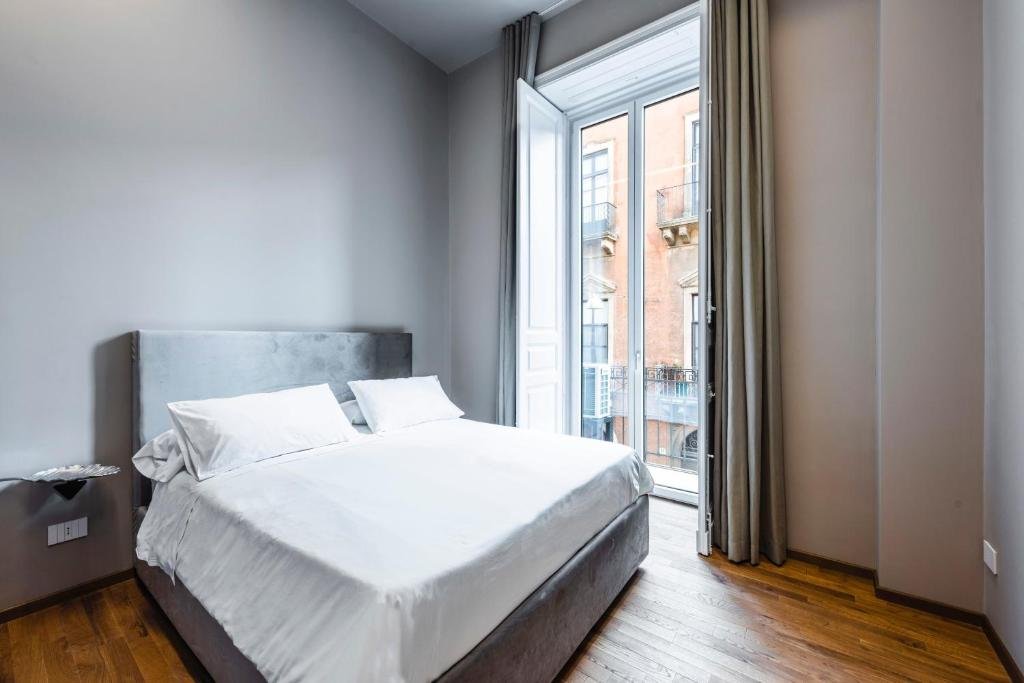 Foto 10 Ferrini Home Firenze 70 Catania, 09