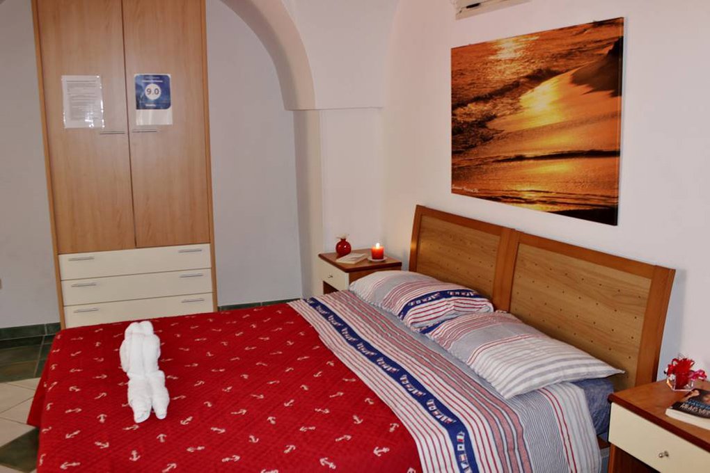 Foto 3 Palazzo De Donno Santa Cesarea Terme, 02