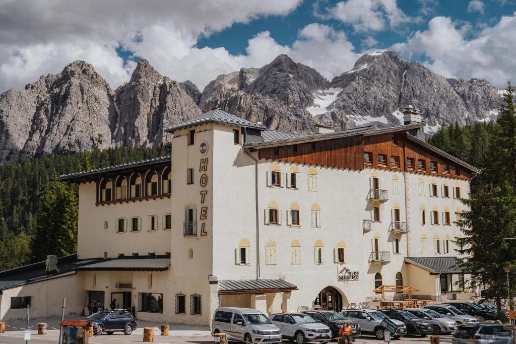 Foto 2 B&B Hotel Passo Tre Croci Cortina Cortina d'Ampezzo, 01