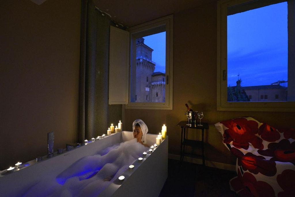 Ferrara, 12