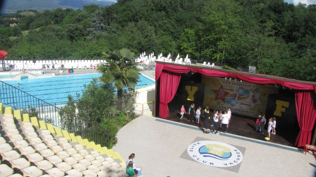 Foto 10 Hu Norcenni Girasole Village Figline e Incisa Valdarno, 09