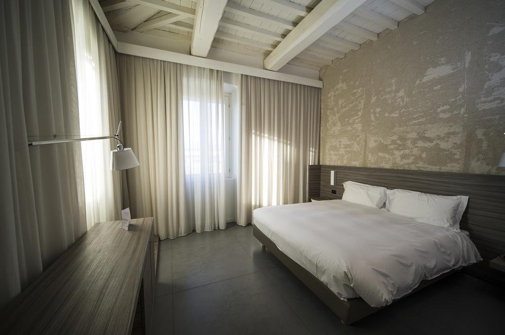 Foto 6 Hotel & Resort Le Colombare Foligno, 05