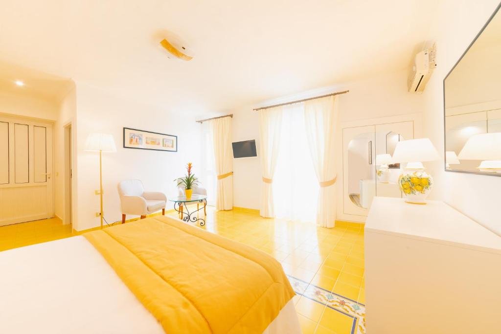 Foto 22 Boutique Hotel Villa Bianca Forio d'Ischia, 04