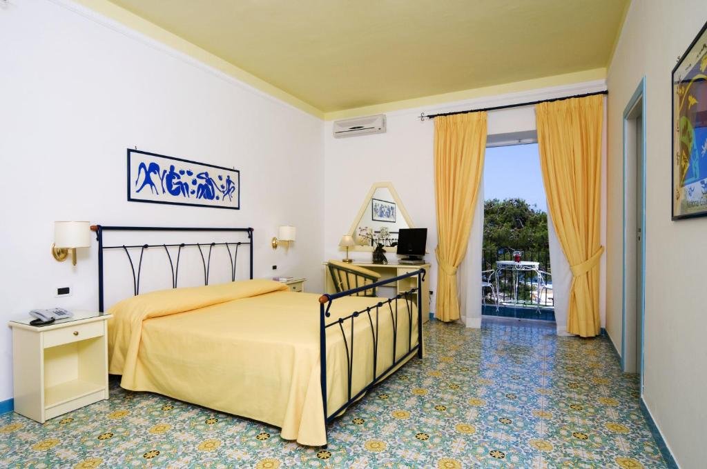 Foto 29 Boutique Hotel Villa Bianca Forio d'Ischia, 11