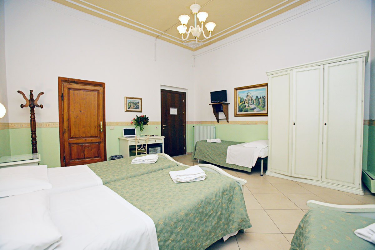 Foto 2 Hotel Desiree Firenze Stazione Santa Maria Novella, 01