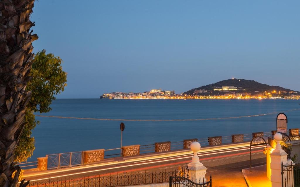 Foto 4 Villa Irlanda Grand Hotel Gaeta, 03