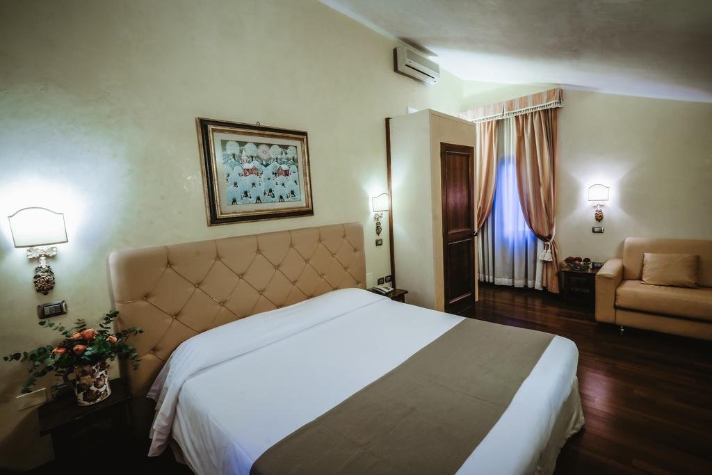 Foto 5 Hotel Bosone Palace Gubbio, 04