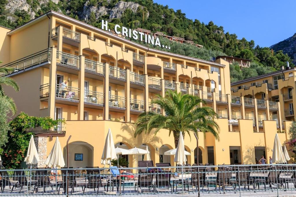 Foto 3 Hotel Cristina Limone sul Garda, 02