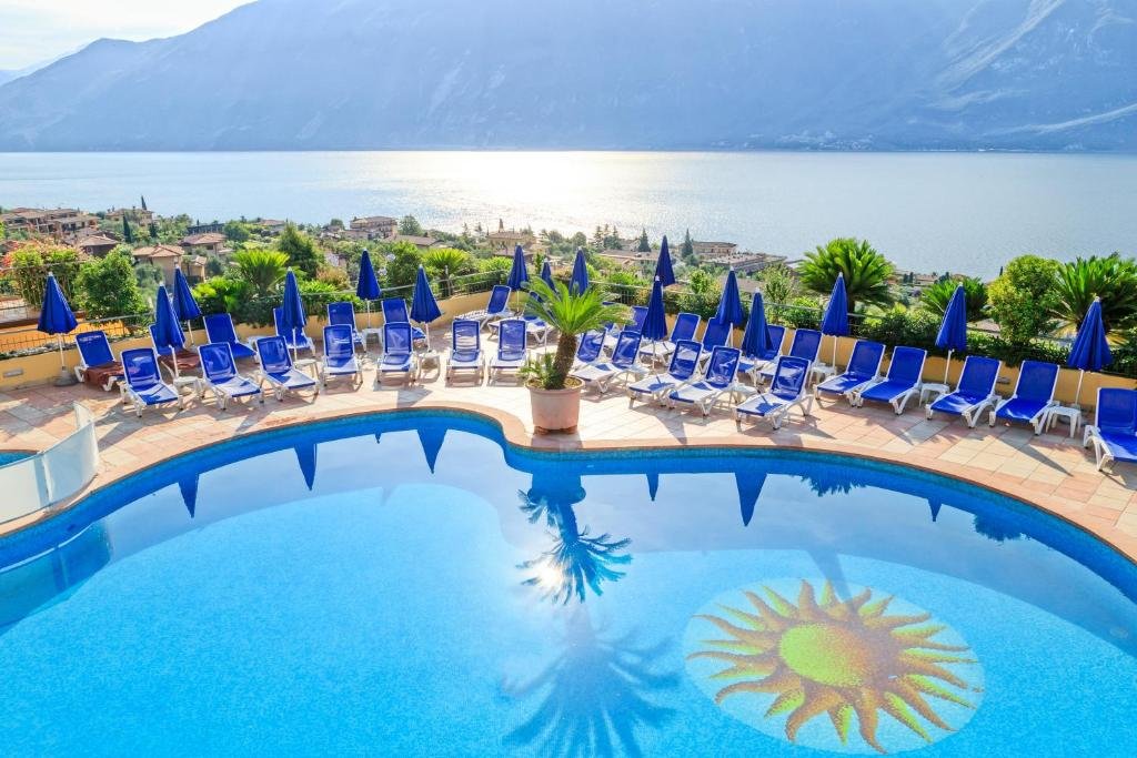 Foto 7 Hotel Cristina Limone sul Garda, 06