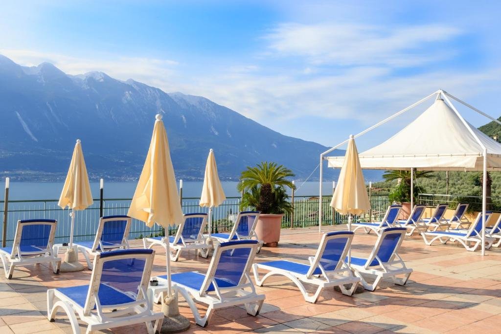 Foto 13 Hotel Cristina Limone sul Garda, 12