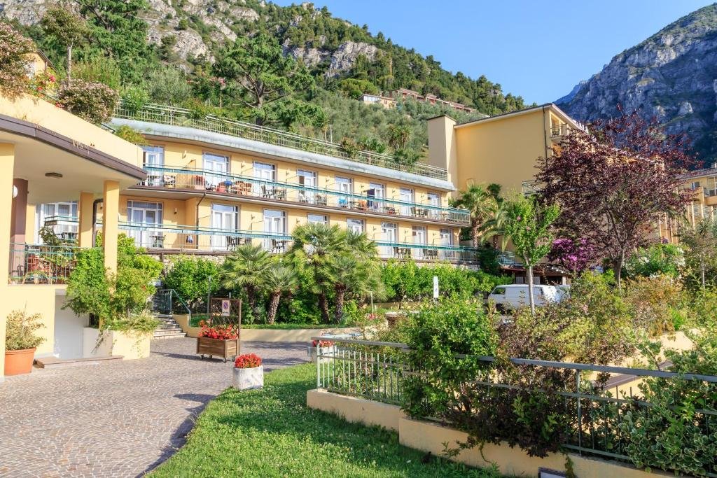 Foto 3 Hotel San Pietro Limone sul Garda, 02
