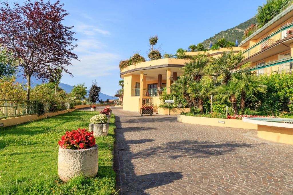 Foto 10 Hotel San Pietro Limone sul Garda, 09