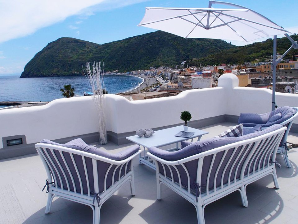 Foto 2 Pietra Pomice Hotel Isola di Lipari, 01