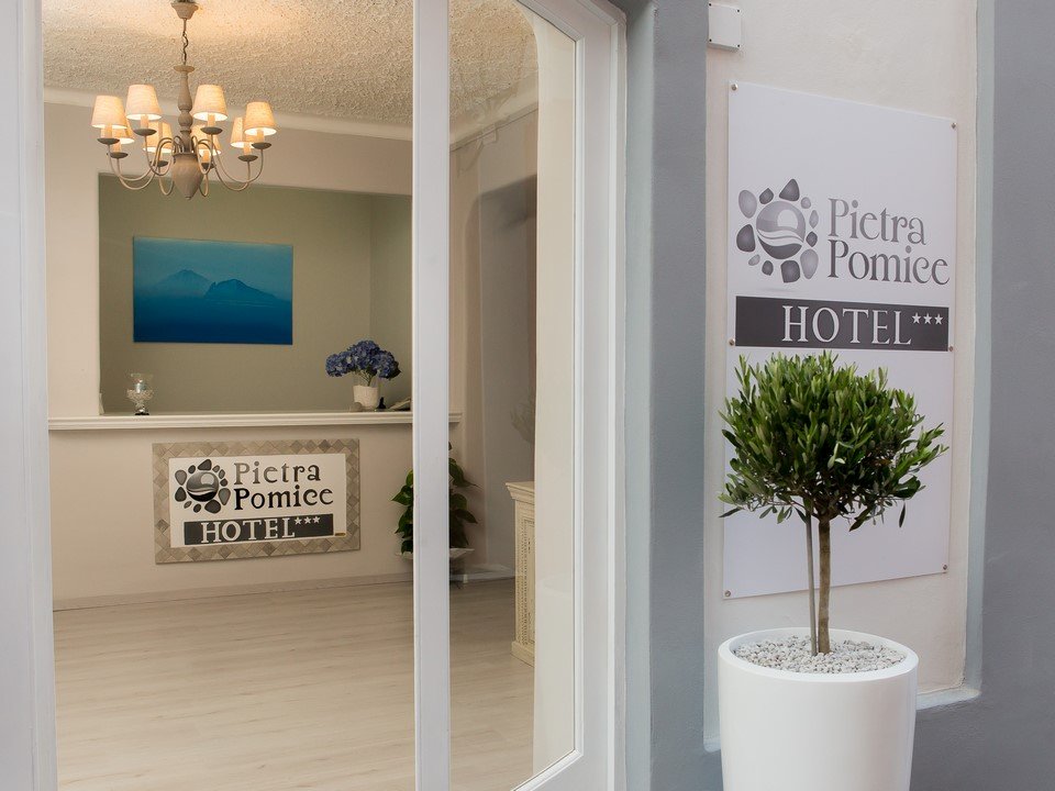 Foto 3 Pietra Pomice Hotel Isola di Lipari, 02