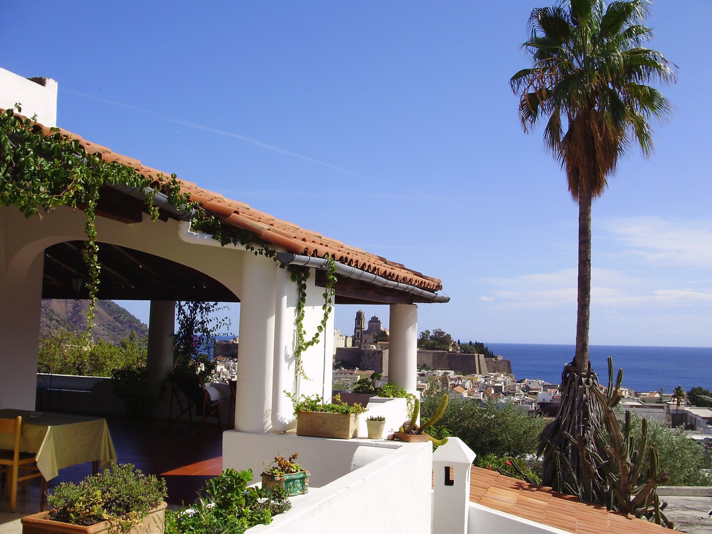 Foto 2 Albergo Villa Diana Isola di Lipari, 01