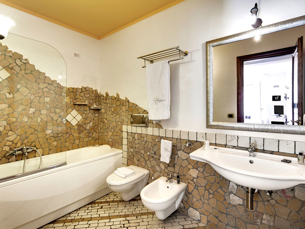 Foto 5 Hotel Villa Enrica Isola di Lipari, 04