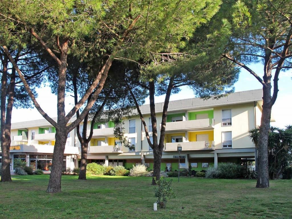 Luni Mare, 10