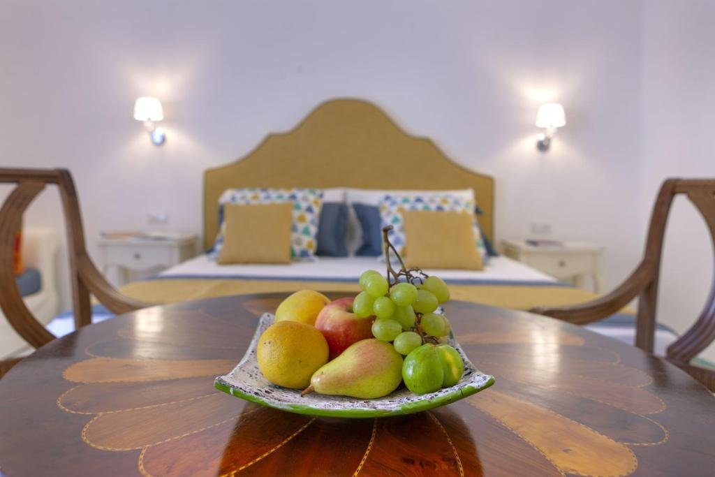 Foto 6 Antica Rheginna Luxury Room Minori, 05