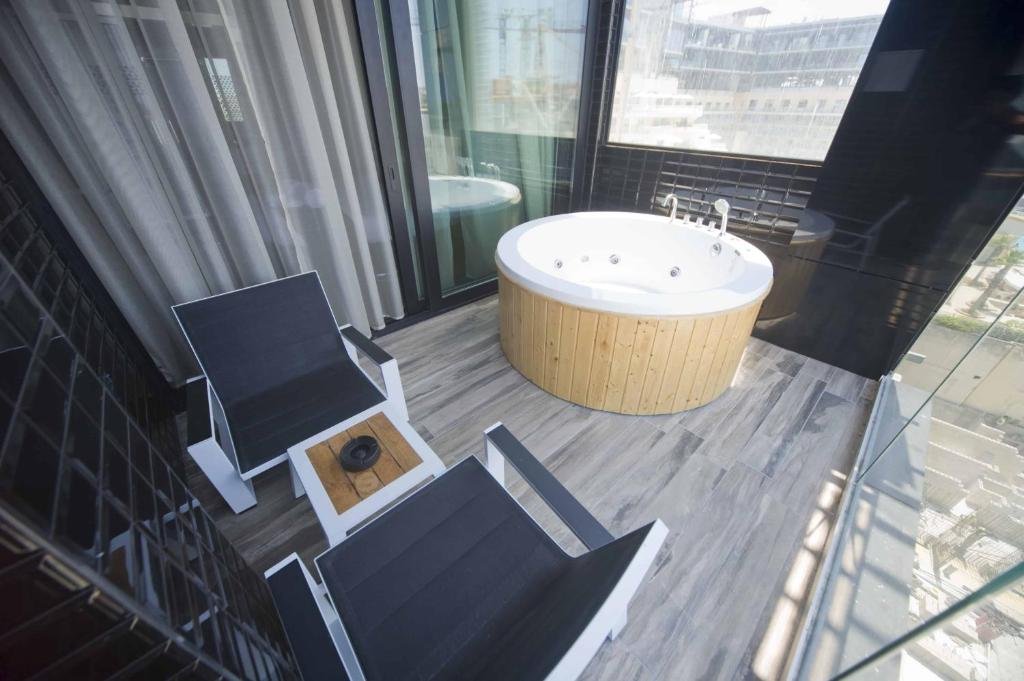 Foto 3 Hugos Boutique Hotel St. Julian's, 02