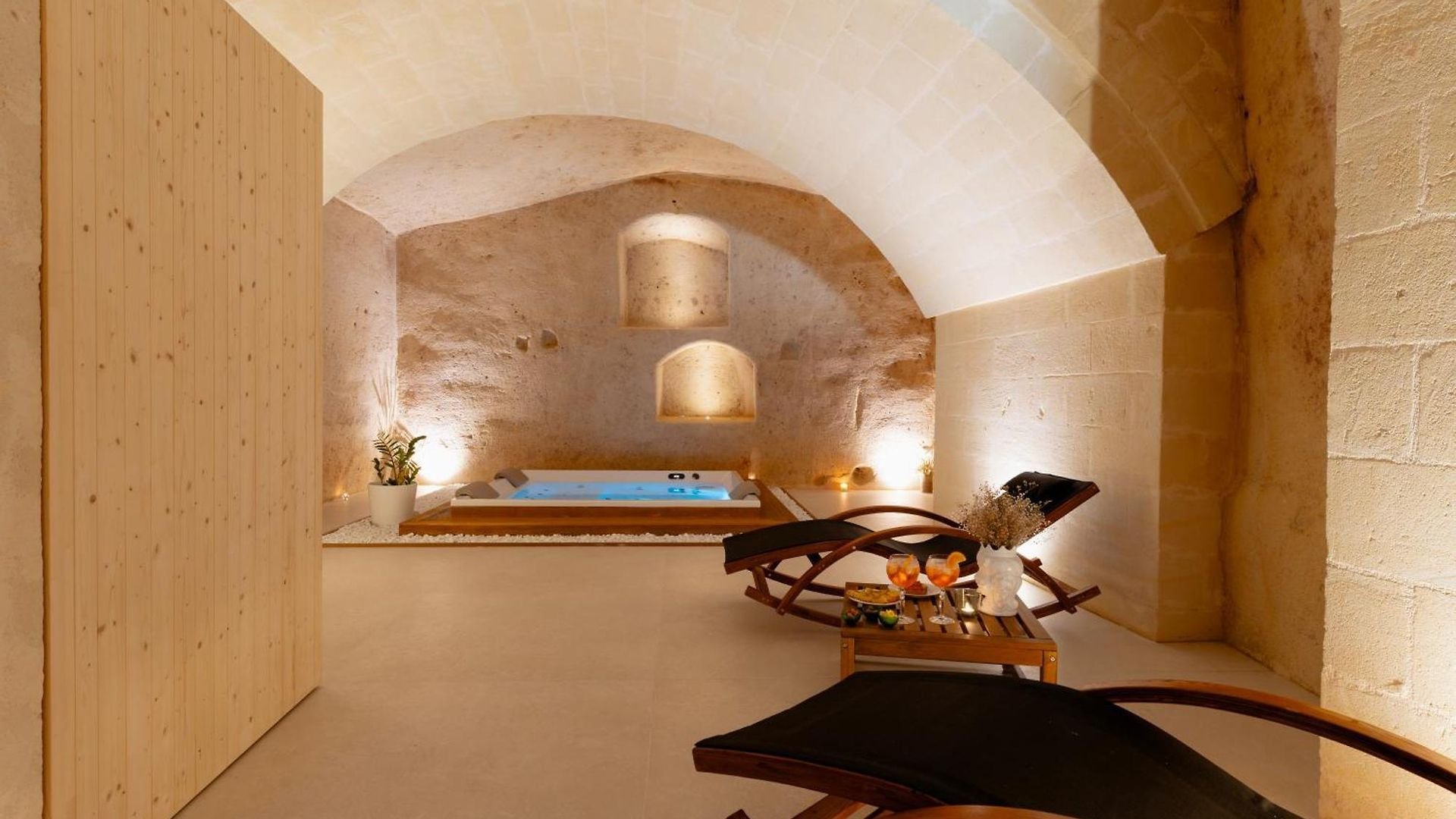 Foto 2 Endea Suite Rooms & Lounge SPA Matera, 01