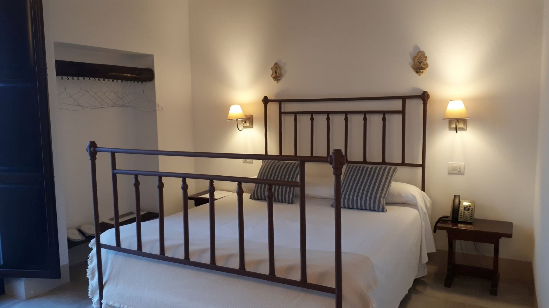 Foto 3 Masseria Fontana di Vite Matera, 02