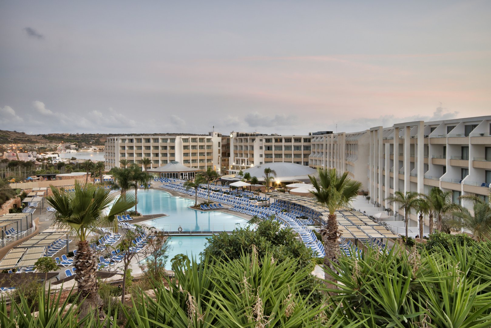 Foto 2 db Seabank Resort & Spa Mellieha, 01