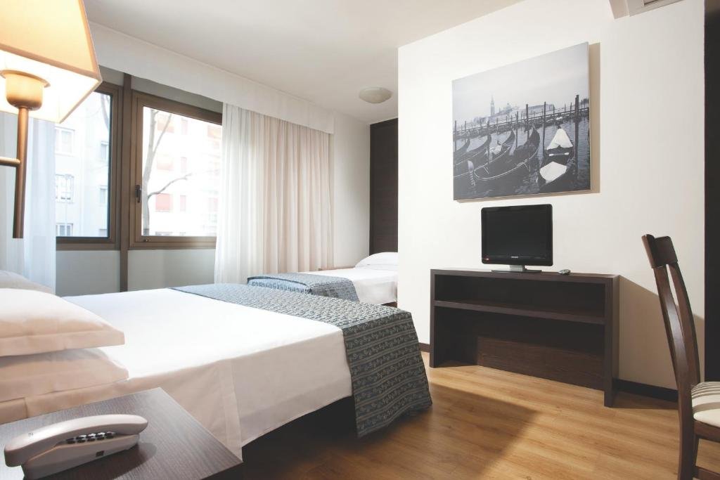 Foto 9 Hotel Delfino Mestre, 08