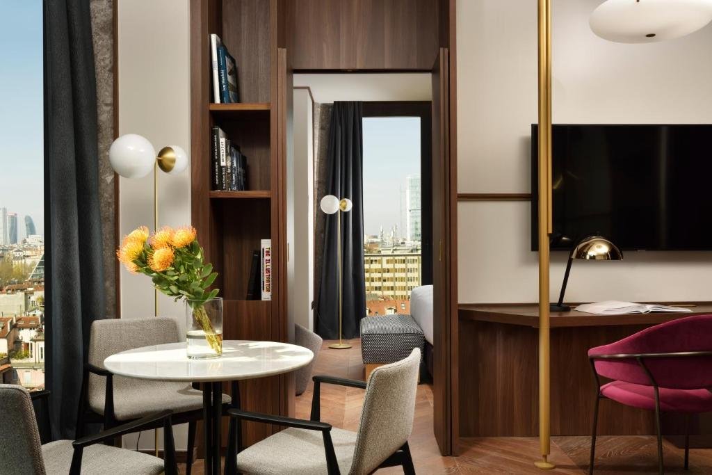 Milano - Stazione Centrale, 08