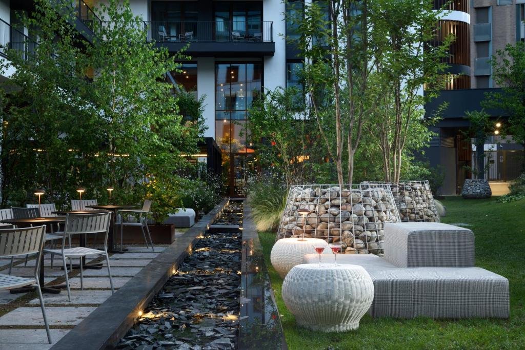 Milano - Stazione Centrale, 13