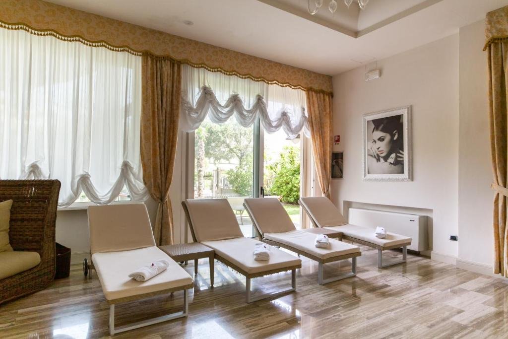 Milano Marittima, 14