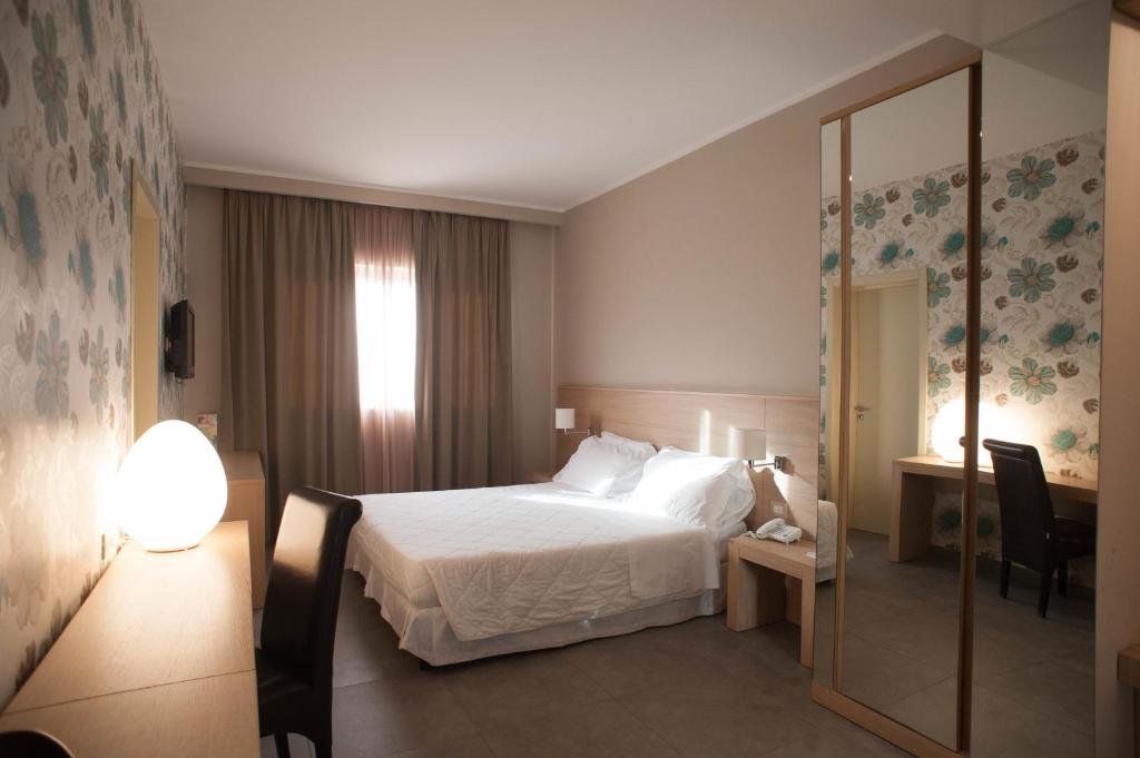 Foto 10 Ferro Hotel Modica, 09