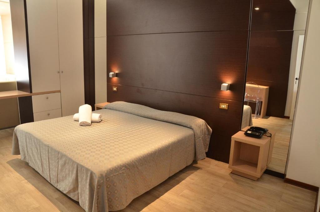 Foto 4 Grand Eurhotel Residence Montesilvano, 03