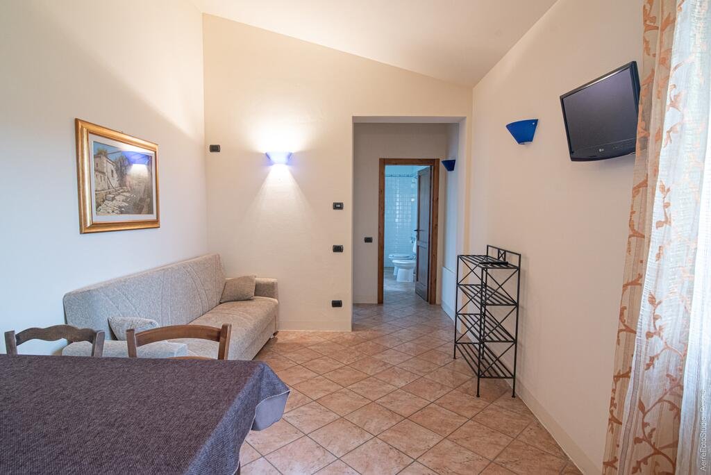 Foto 6 La Torre Wine Resort Montecarlo, 05