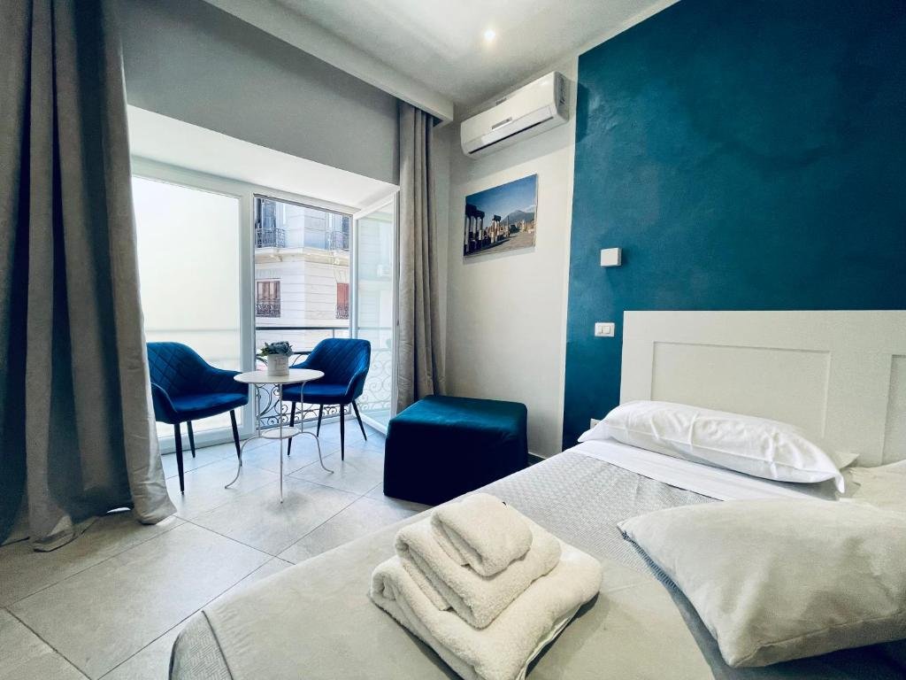 Foto 2 B&B I Borbone Napoli Stazione Centrale, 01