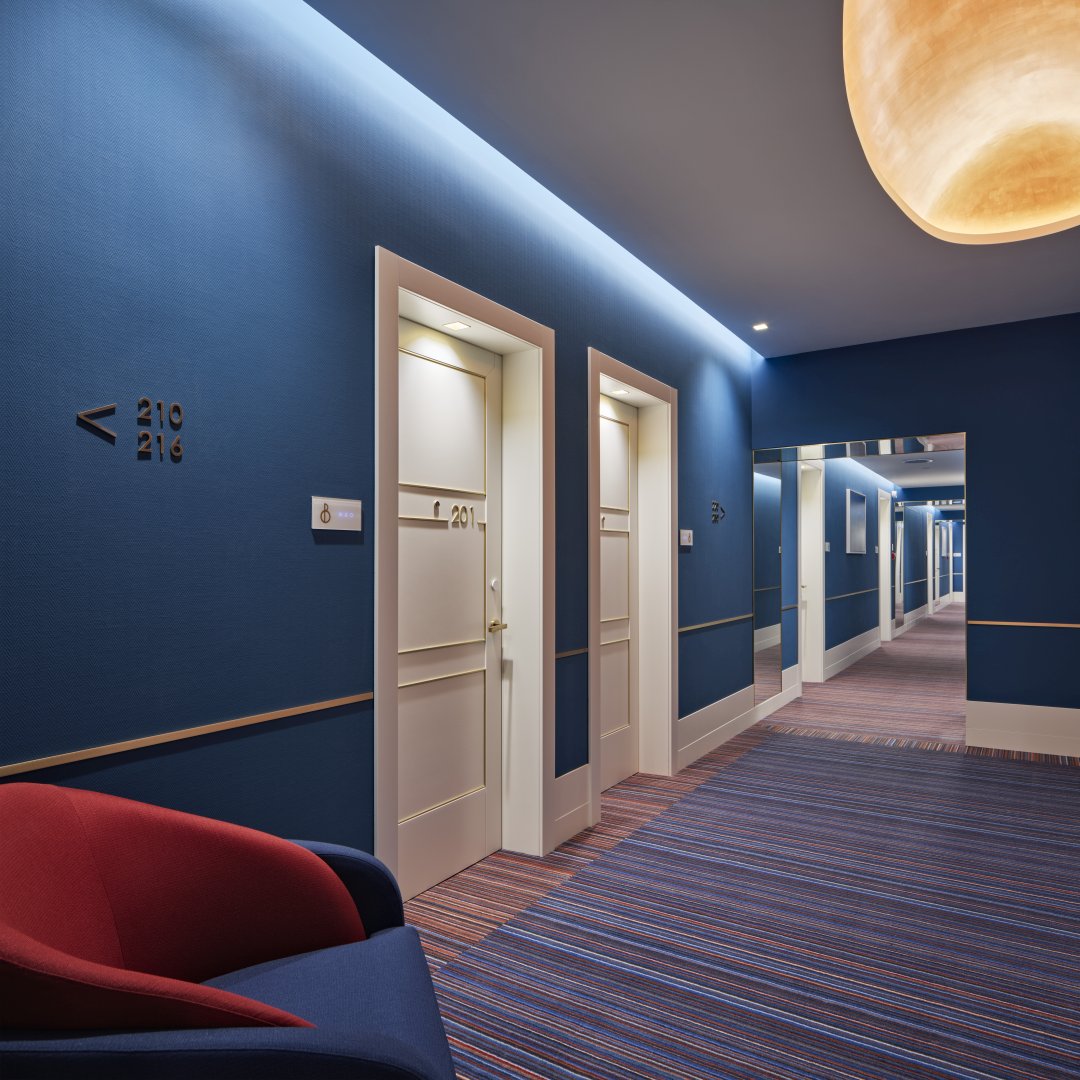 Foto 10 de Bonart Naples - Curio Collection by Hilton Napoli Centro Storico, 09