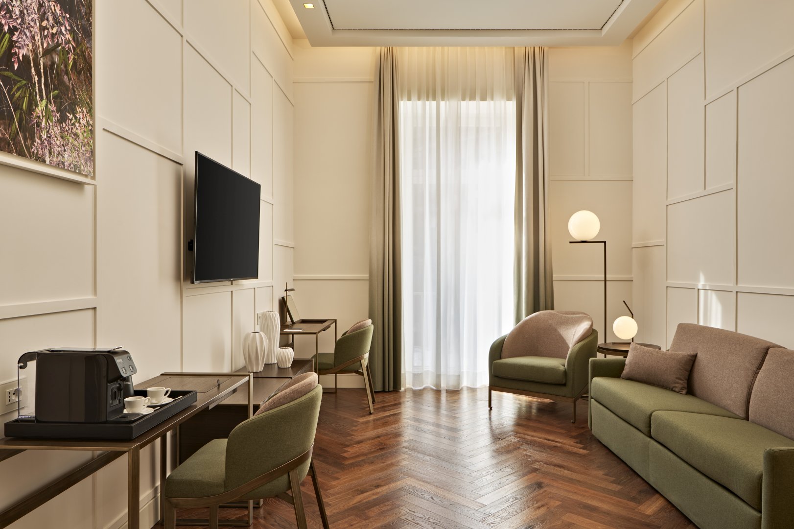 Foto 12 de Bonart Naples - Curio Collection by Hilton Napoli Centro Storico, 11