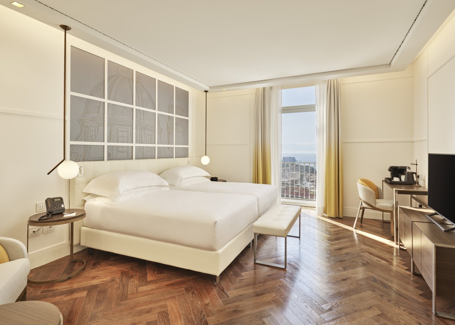 Foto 14 de Bonart Naples - Curio Collection by Hilton Napoli Centro Storico, 13