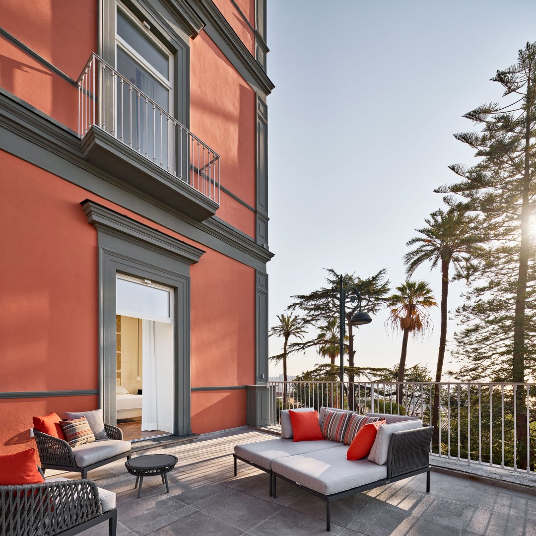 Foto 16 de Bonart Naples - Curio Collection by Hilton Napoli Centro Storico, 15