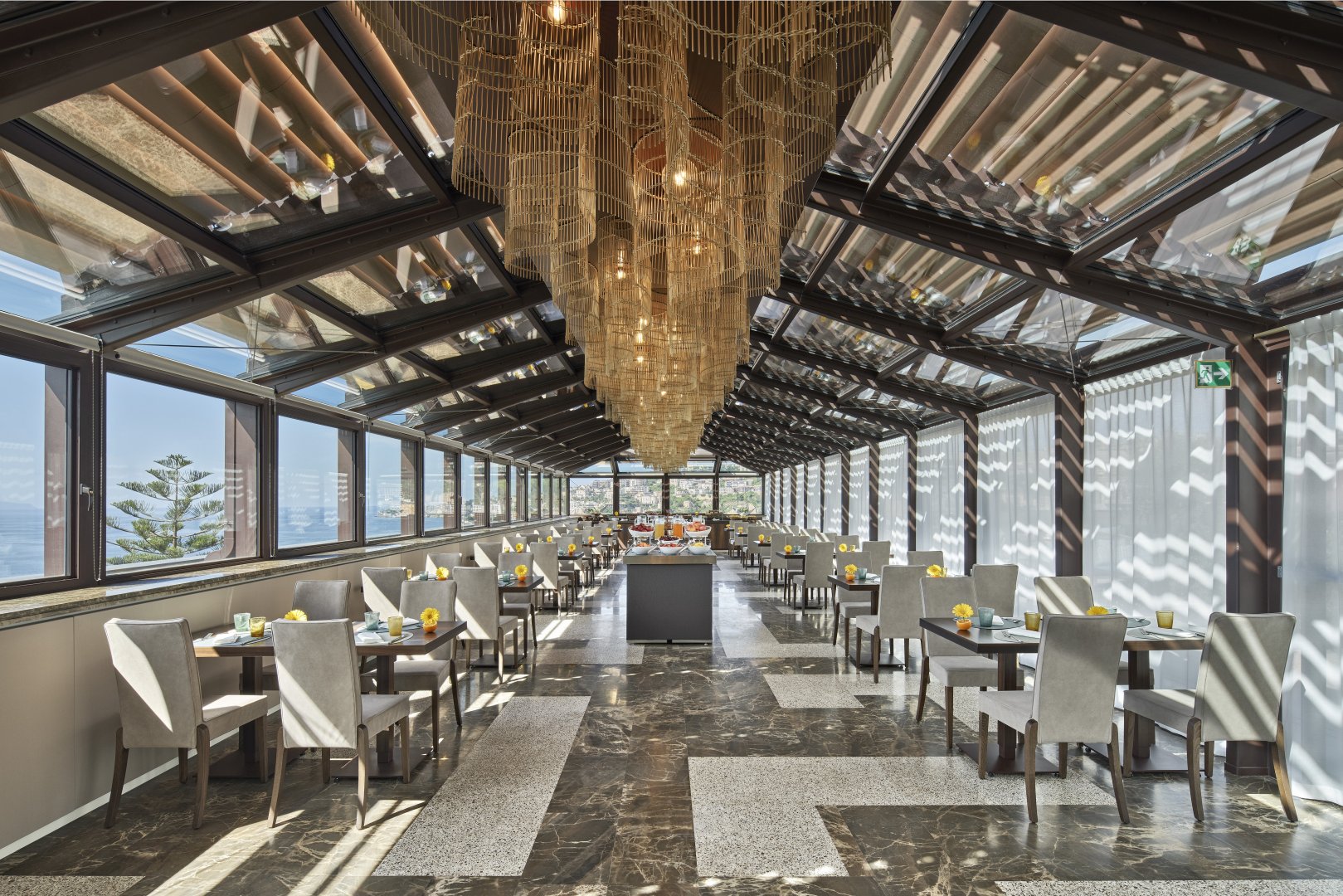 Foto 22 de Bonart Naples - Curio Collection by Hilton Napoli Centro Storico, 21