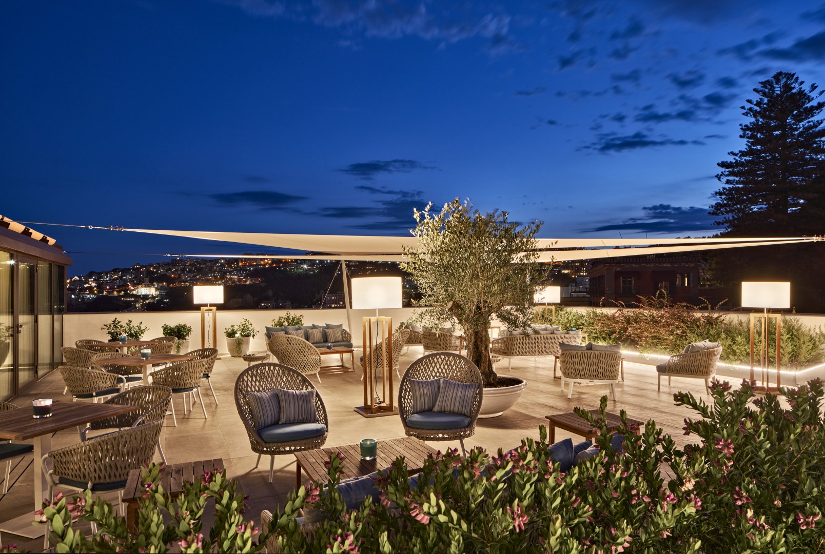 Foto 24 de Bonart Naples - Curio Collection by Hilton Napoli Centro Storico, 23