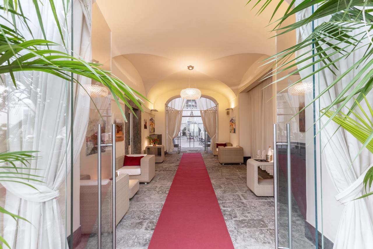 Foto 7 Palazzo Caracciolo Naples Napoli Stazione Centrale, 06