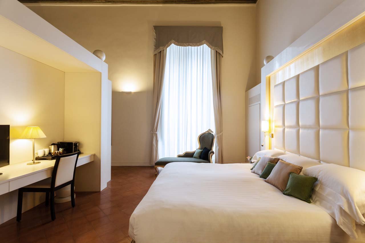 Foto 11 Palazzo Caracciolo Naples Napoli Stazione Centrale, 10